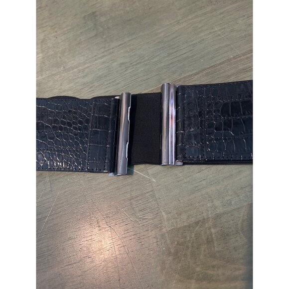 Express M/L Black Croc Texture Stretch Belt With Silver Clasp Closure - Picture 3 of 6